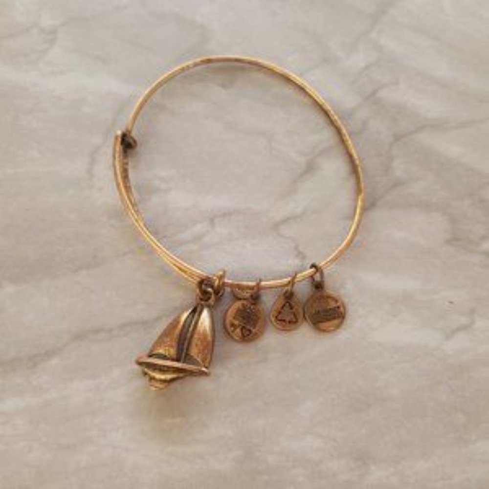 ⛵ Alex and Ani Gold Sail Boat Summer Nautical Expandable Charm Bracelet ⛵